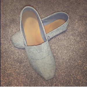 Women’s Toms size 11